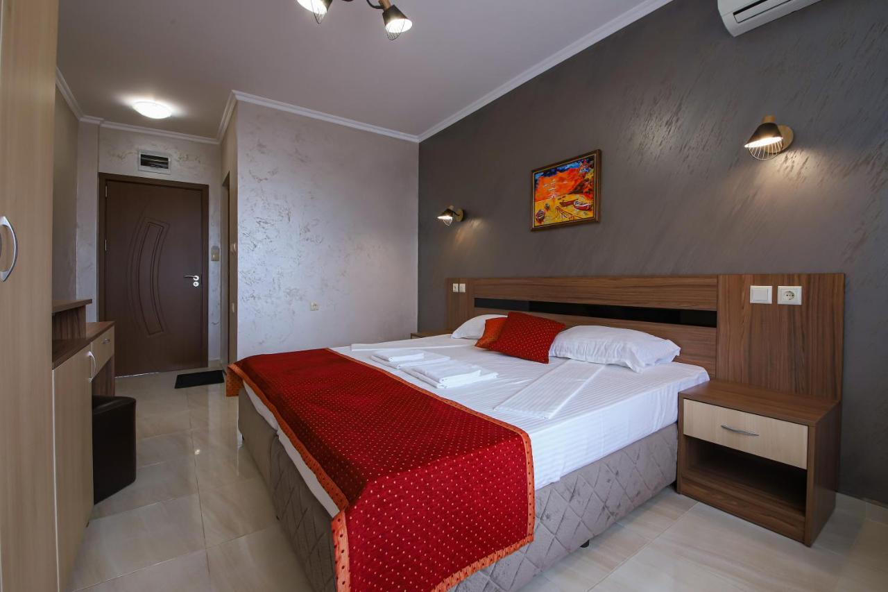 Guesthouse Phoenix Obzor Esterno foto