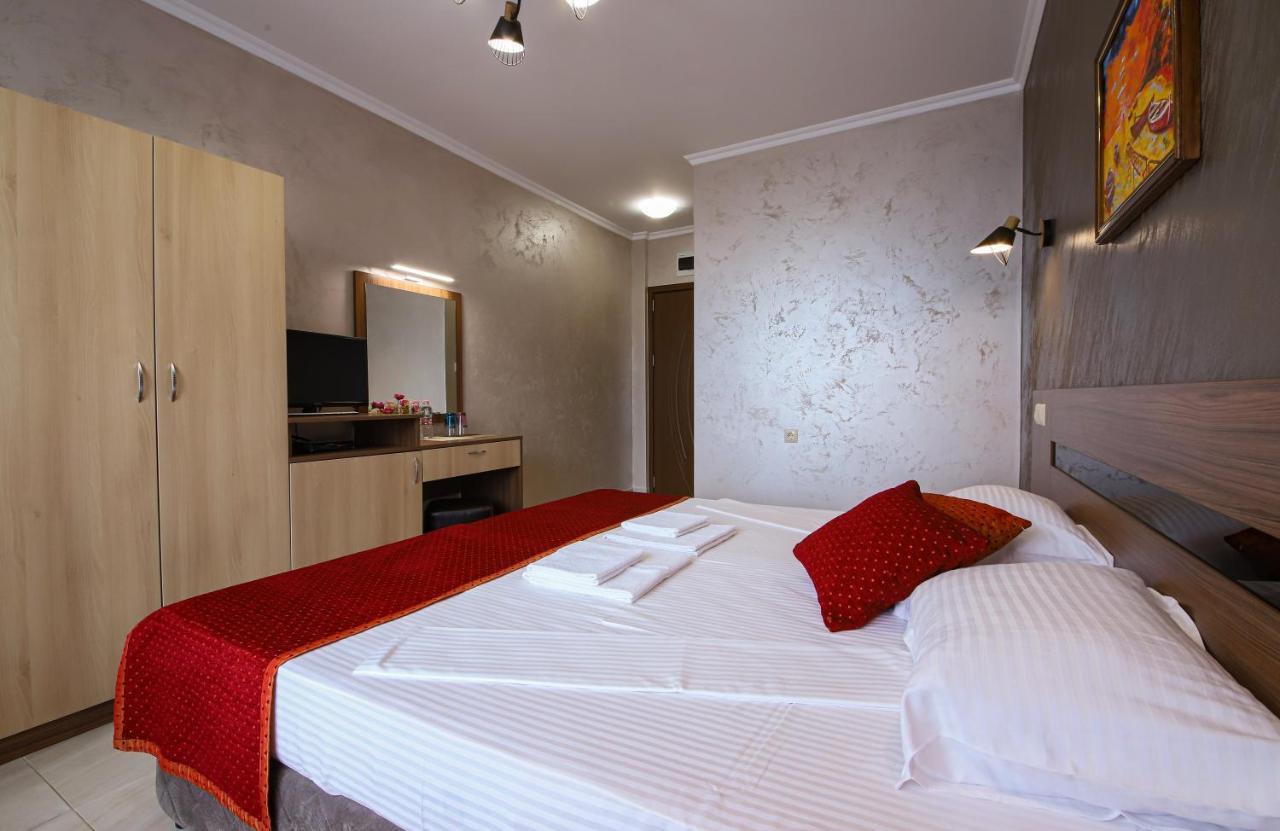 Guesthouse Phoenix Obzor Esterno foto