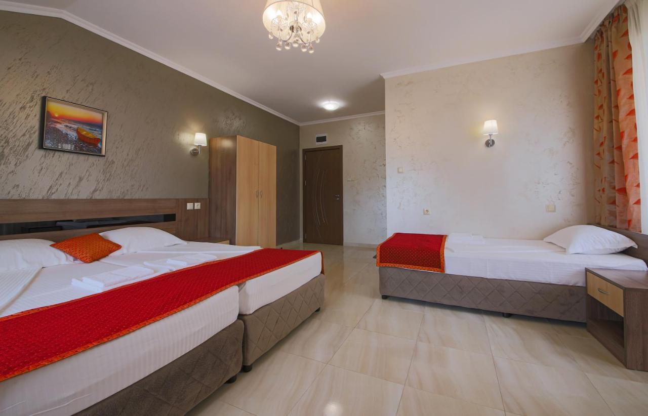 Guesthouse Phoenix Obzor Esterno foto