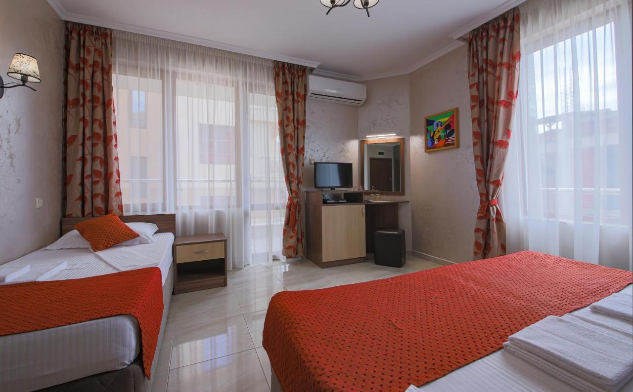 Guesthouse Phoenix Obzor Esterno foto