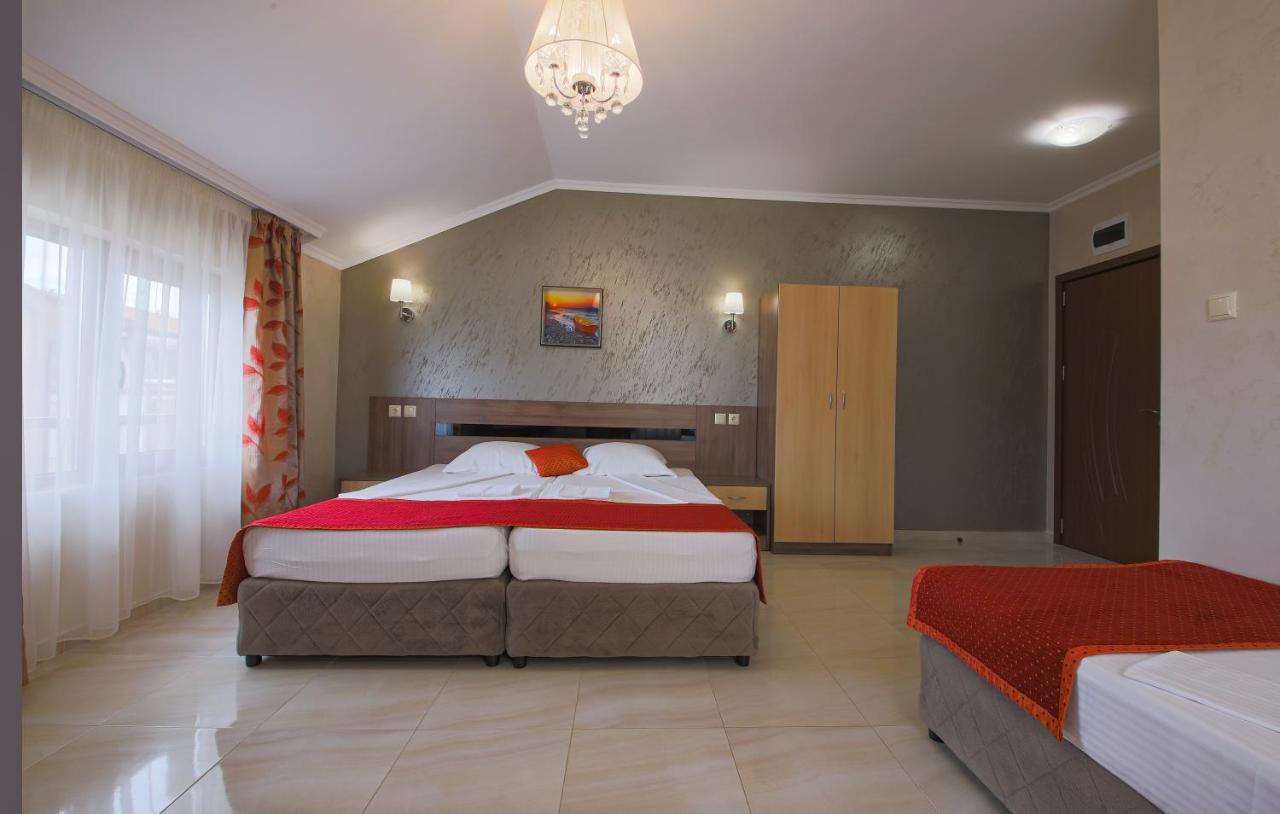 Guesthouse Phoenix Obzor Esterno foto