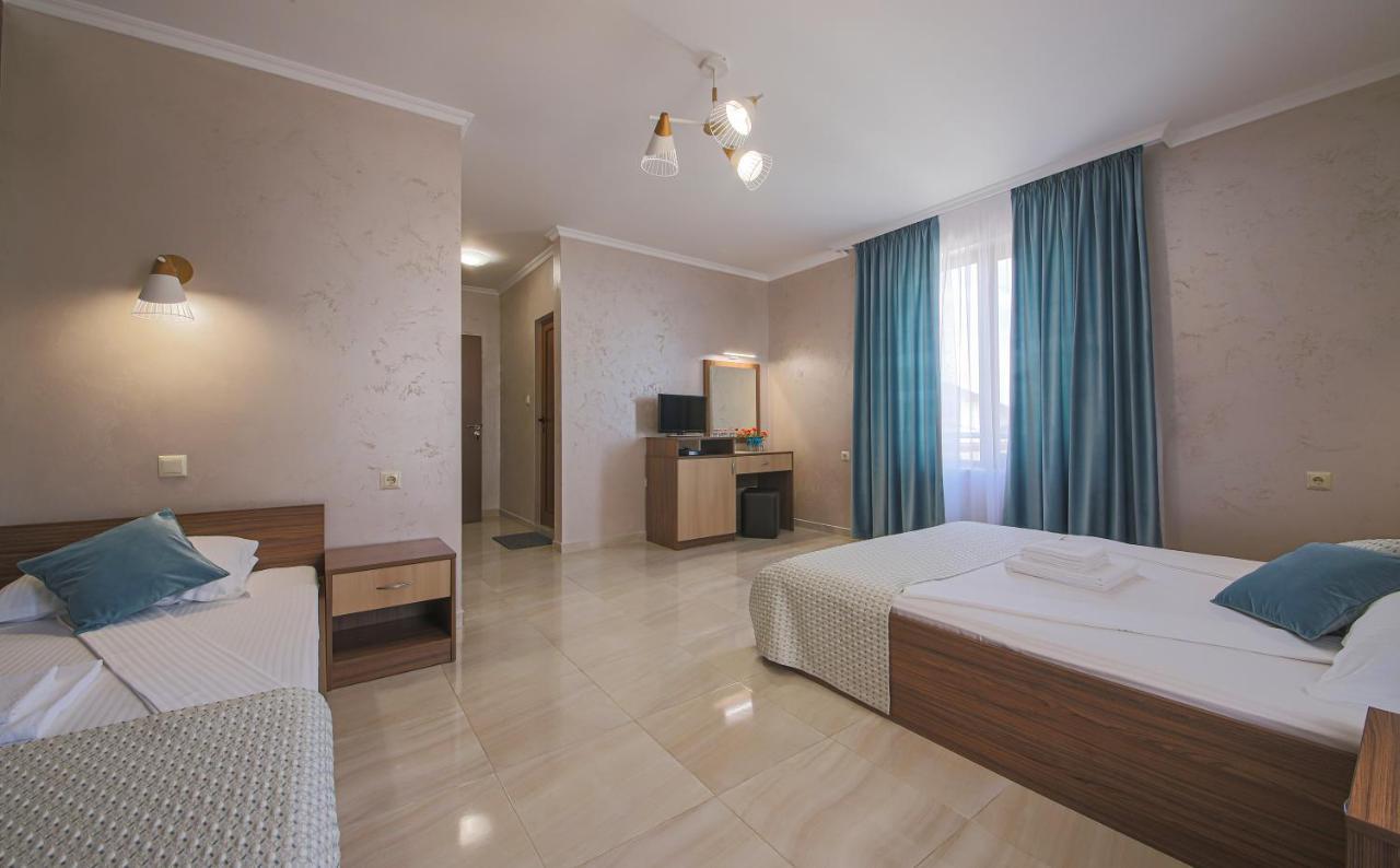 Guesthouse Phoenix Obzor Esterno foto