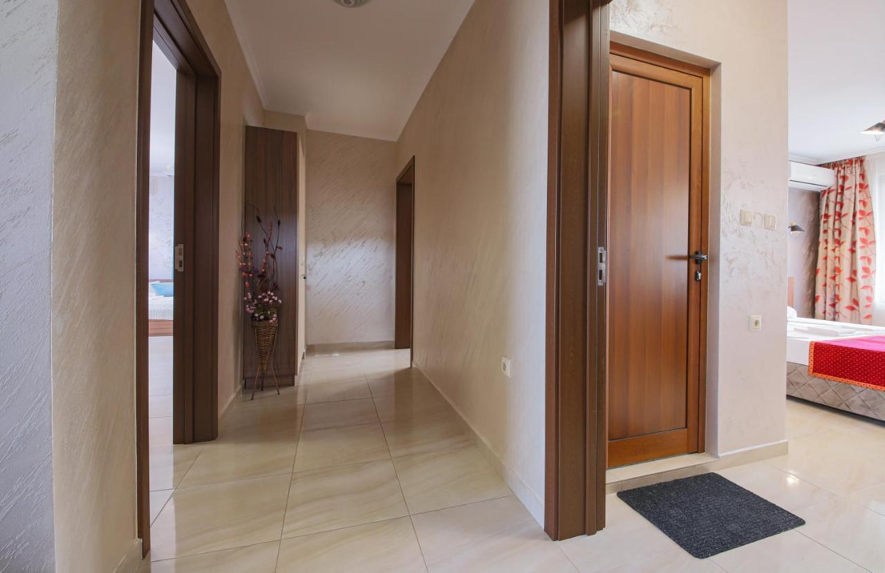 Guesthouse Phoenix Obzor Esterno foto